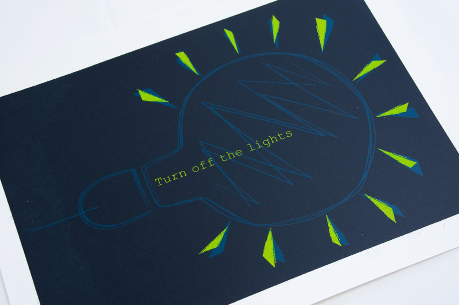 版画　ライトを消して